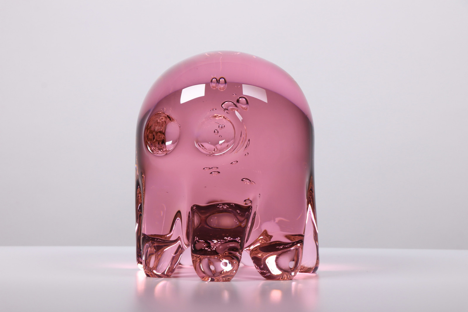 Dylan Martinez - LG Pinky 3, 2023, Hand blown glass sculpture