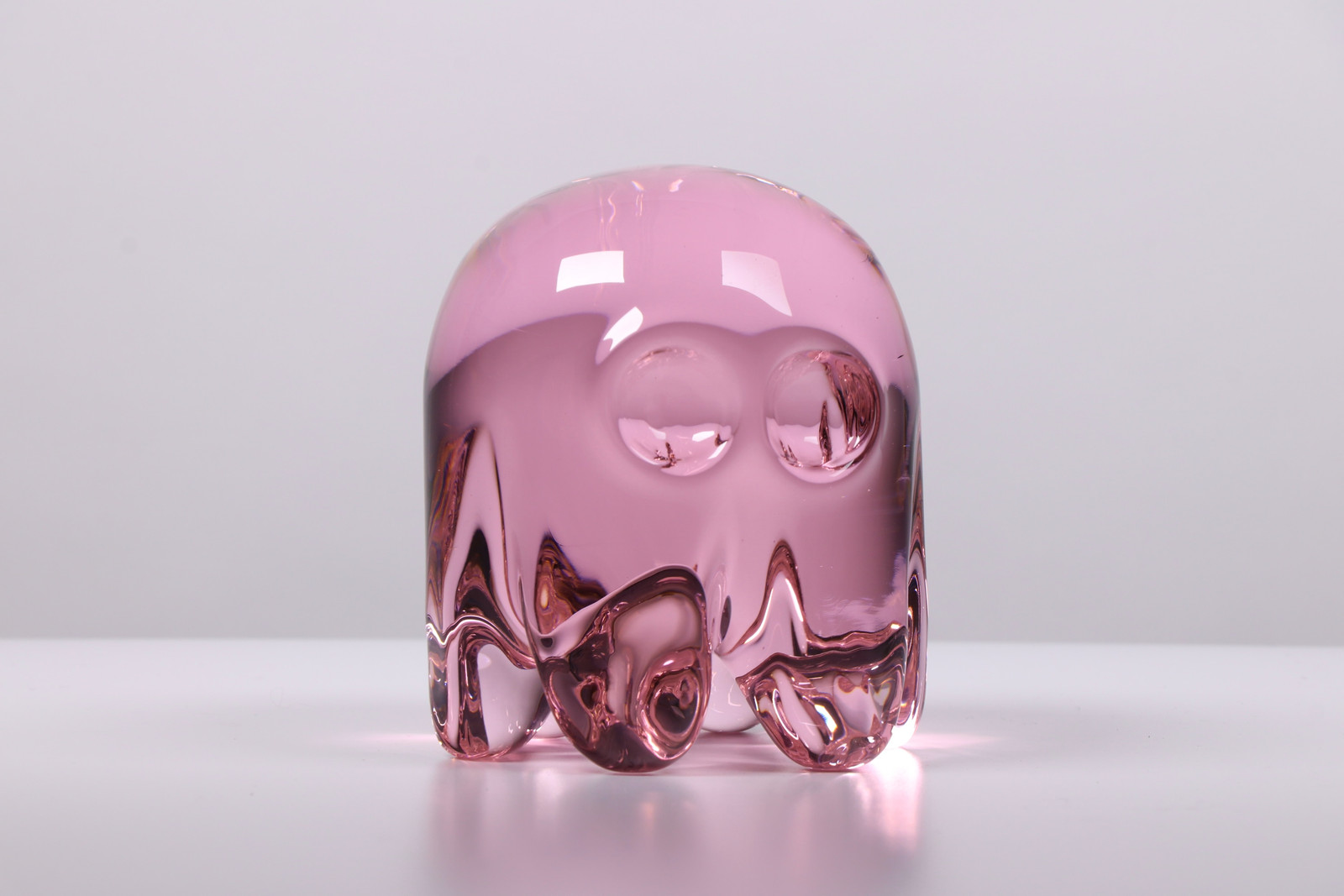 Dylan Martinez - SM Pinky 1, 2023, Hand blown glass sculpture