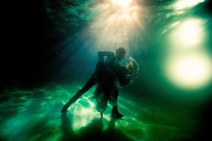 Tyler Shields - Underwater Dance