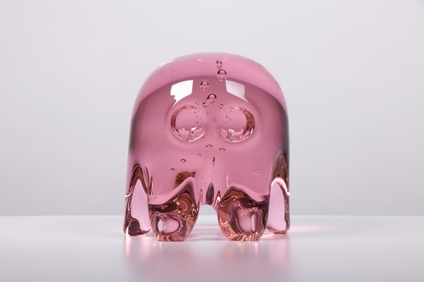 Dylan Martinez - LG Pinky 1, 2023, Hand blown glass sculpture